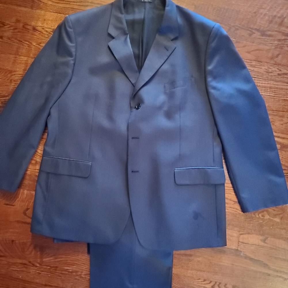 2 piece Navy Suit 48R 43W